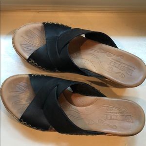 Born Sz 7 sandals